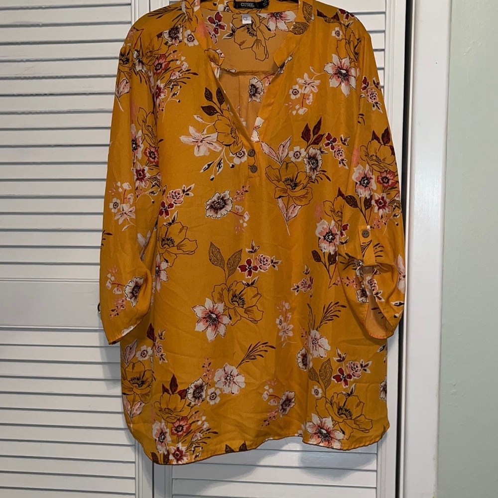 Cure. V-neck Tunic